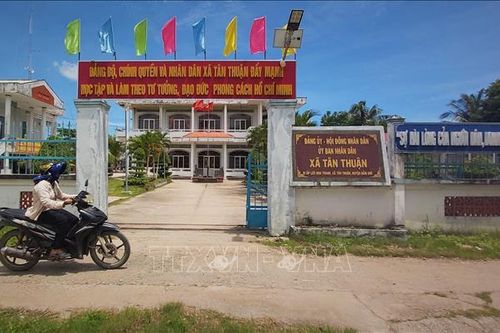 Kỷ luật hai nguyên chủ tịch xã chi sai quy định nguồn tiền do nhân dân đóng góp