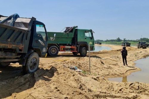 Đấu giá mỏ cát cao gấp vài chục lần rồi... tháo chạy