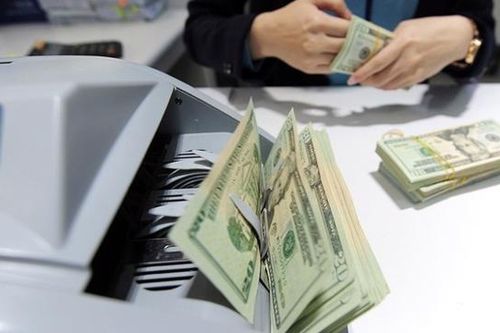 Chuyển tiền online xuyên biên giới từ 1.000 USD trở lên phải báo cáo