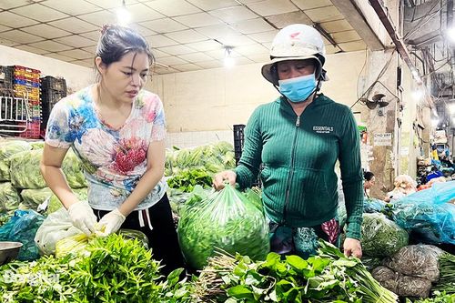 Lương tăng, giá nhiều mặt hàng tiêu dùng cũng tăng