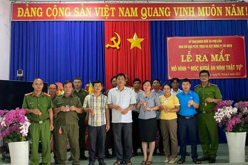 Ra mắt mô hình 'Móc khóa an ninh trật tự' tại xã Phú Cần