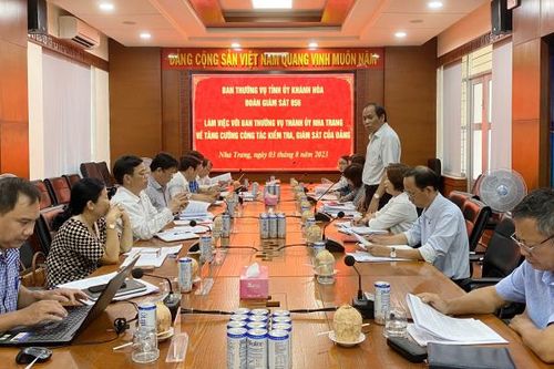 Đoàn giám sát của Tỉnh ủy làm việc với Ban Thường vụ Thành ủy Nha Trang về công tác kiểm tra, giám sát