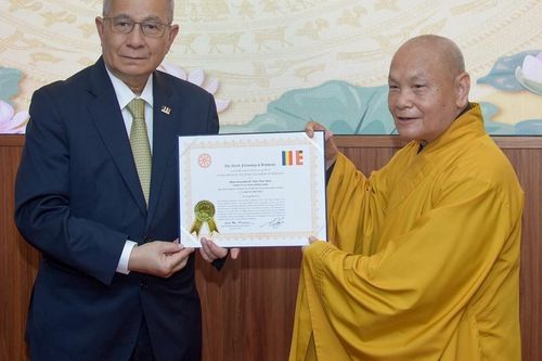 Chủ tịch Hội Liên hữu Phật giáo Thế giới thăm Hòa thượng Chủ tịch và chư tôn đức lãnh đạo GHPGVN