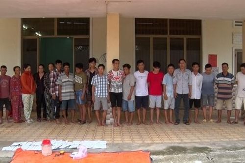 Tụ tập lắc tài xỉu, bố trí canh phòng nhiều lớp