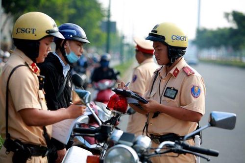 Hà Nội xử lý 504 trường hợp vi phạm giao thông