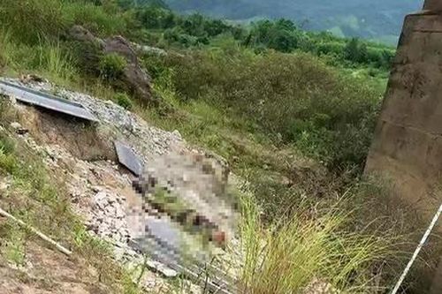 Vụ công nhân rơi tử vong khi hàn lan can cầu: Yêu cầu nhà thầu tạm dừng thi công
