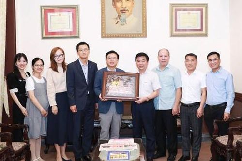 Báo Hànôịmới và Ngân hàng Woori Việt Nam hợp tác trên các lĩnh vực