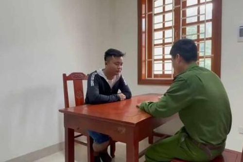 Hỗn chiến vì tranh giành nữ nhân viên quán karaoke