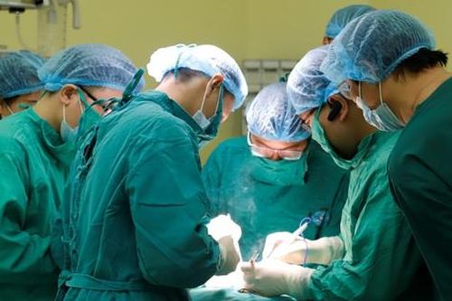 Chuyển bệnh viện trung ương cho Hà Nội 'quản': Sẽ tác động đến hệ thống y tế của toàn quốc