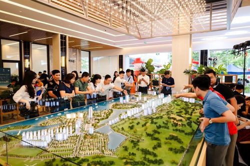 Chung tay tháo gỡ vướng mắc, thúc đẩy phát triển thị trường bất động sản