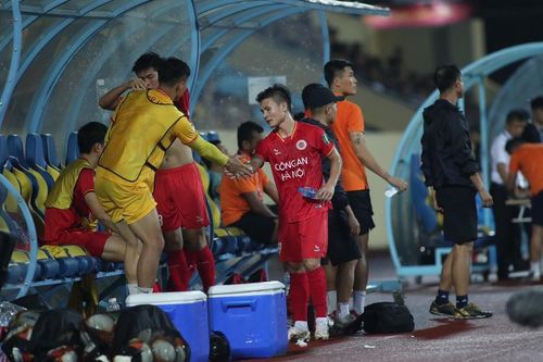 Quang Hải và 'cái bóng' Văn Quyết tại V-League