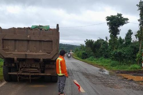 Tuyến tránh Ea H'leo đã lưu thông thuận lợi sau sạt lở