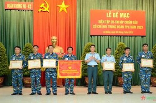 Bế mạc diễn tập kíp chiến đấu sở chỉ huy trung đoàn pháo phòng không năm 2023