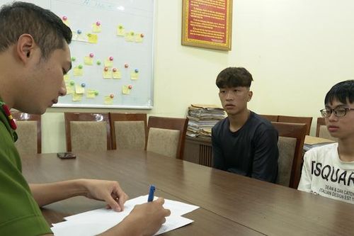 Nhóm thanh niên dùng dao tấn công gây thương tích một nam sinh
