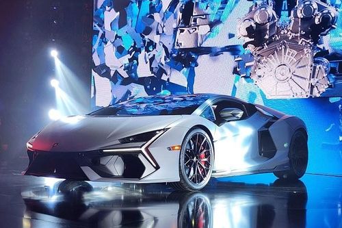 Cận cảnh siêu xe Lamborghini Revuelto ra mắt tại Thái Lan, giá gần 32 tỷ đồng
