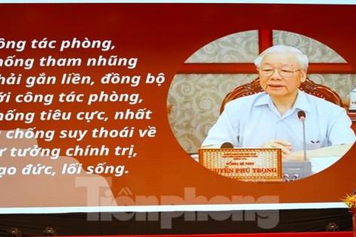 Giới thiệu cuốn sách của Tổng Bí thư Nguyễn Phú Trọng về đấu tranh phòng, chống tham nhũng