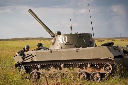 Video pháo cối tự hành Nona-SVK của Nga tập kích xe bọc thép Ukraine