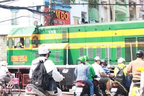 Chuyện giang hồ xưa nhảy xe lửa làm điều khiếp vía ở con hẻm ôm trọn đường tàu