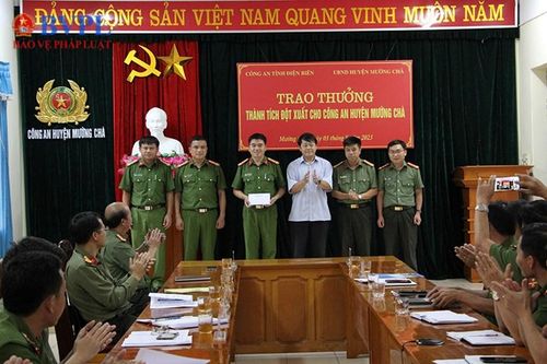 Ngăn chặn tà đào 'Bà cô Dợ' ở huyện Mường Chà (Điện Biên)
