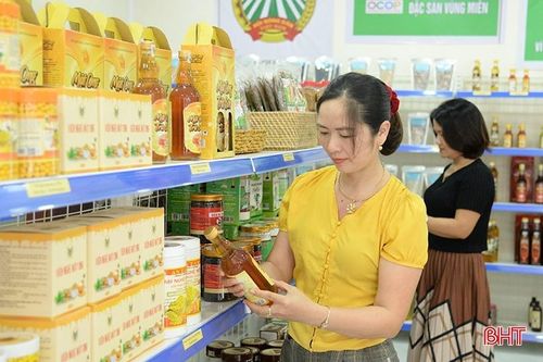 Lương tăng và nỗi lo giá cả hàng hóa 'leo thang'
