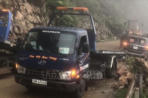 Hòa Bình: Sạt lở đá taluy dương trên Quốc lộ 6 gây ách tắc cục bộ