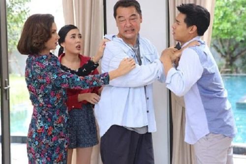 Bố mẹ bức xúc khi chồng tôi đưa ra điều kiện ở rể