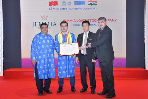 Jemmia Diamond - Được vinh danh tại diễn đàn 'Giao lưu Văn hóa và Kinh tế Việt Nam - Ấn Độ'