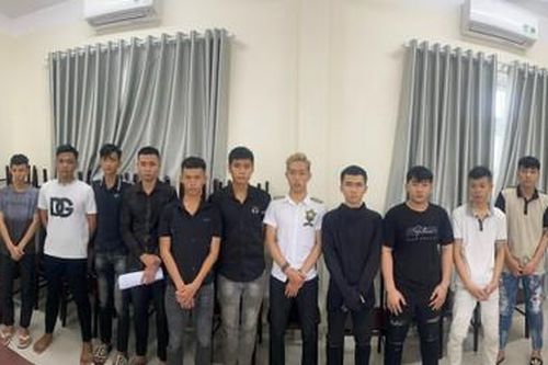 Khởi tố nhóm đối tượng dùng hung khí đánh nhau