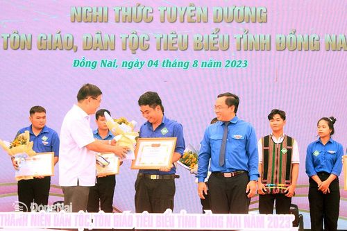 Tuyên dương 48 thanh niên tôn giáo, dân tộc tiêu biểu