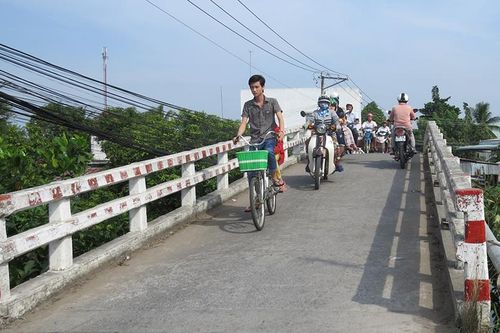 Chú trọng phát triển kết cấu hạ tầng giao thông