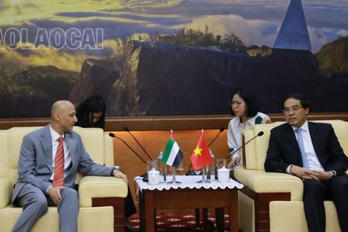 Chủ tịch UBND tỉnh Lào Cai tiếp xã giao Đại sứ Các Tiểu vương quốc Ả-rập Thống nhất (UAE)