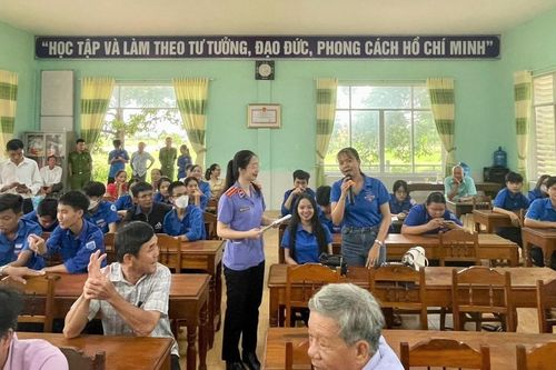 Sôi nổi phiên tòa giả định 'Vi phạm quy định về tham gia giao thông đường bộ'