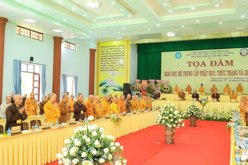 Bình Định: Bế mạc tọa đàm 'Giáo dục hệ Trung cấp Phật học: Thực trạng và giải pháp'
