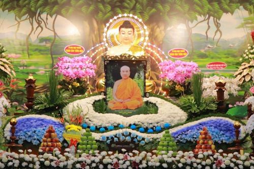 GHPGVN dâng hương tưởng niệm 8 năm Hòa thượng Thích Giác Nhiên viên tịch