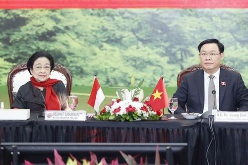Chủ tịch Quốc hội Vương Đình Huệ hội kiến Chủ tịch Đảng Dân chủ Indonesia đấu tranh