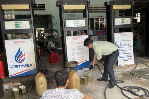 Bán xăng dầu kém chất lượng, doanh nghiệp ở Cà Mau bị phạt trên 200 triệu đồng