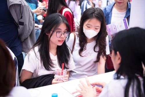 Vì sao 1/3 tổng số thí sinh dự thi tốt nghiệp THPT từ bỏ cơ hội vào đại học?