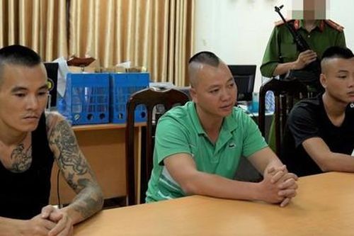 Bắt các đối tượng tra tấn, dìm con nợ xuống nước