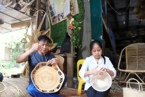 Giữ lửa đất trăm nghề Bài 3: Thách thức còn ở phía trước