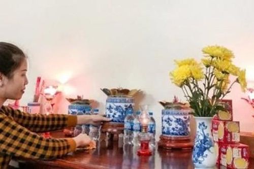 Từ 20 đến 30-6 âm nên bao sái ban thờ chuẩn bị lễ cúng 'tháng cô hồn', để không bị tán tài, cả nhà bình an