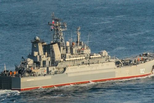 Tàu đổ bộ cỡ lớn Nga bị thương nặng sau khi trúng đòn của UUV