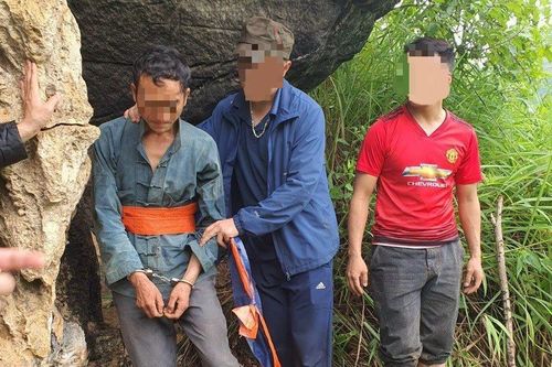 Bắt giữ kẻ mua bán người sau thời gian dài lẩn trốn trong hang đá ở Hà Giang