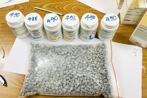 Bắt nam thanh niên mang gần 3000 viên ma túy tổng hợp đi giao