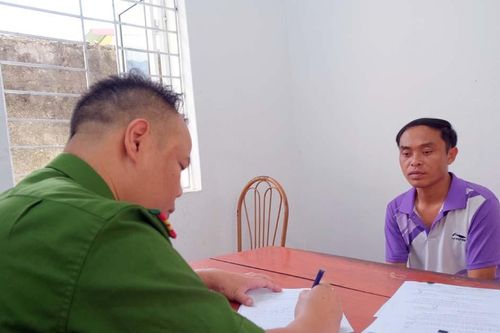 Bắt cán bộ huyện Trùng Khánh có hành vi làm giả con dấu
