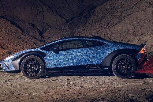 Siêu xe Lamborghini Huracan Sterrato độc bản cần 370 giờ để hoàn thiện màu sơn