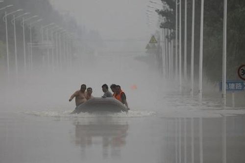 Ít nhất 30 người chết do mưa lũ đổ xuống Bắc Kinh và các thành phố lân cận