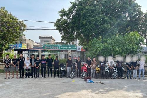 Khởi tố nhóm đối tượng mang loạt hung khí rượt đuổi đánh nhau