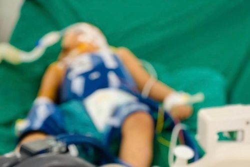 Cứu sống bé 4,5 tuổi bị đuối nước bằng kỹ thuật hạ thân nhiệt chỉ huy