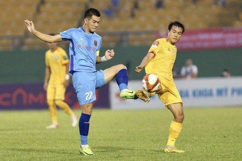 HLV Khánh Hòa buồn vì thua Bình Dương 0-3