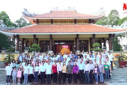 Khối Thi đua các cơ quan Đảng cấp tỉnh An Giang giáo dục truyền thống nhân kỷ niệm 135 Ngày sinh Chủ tịch Tôn Đức Thắng